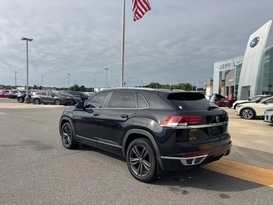 2021 Volkswagen Atlas Cross Sport V6 SE Technology R-Line photo 1