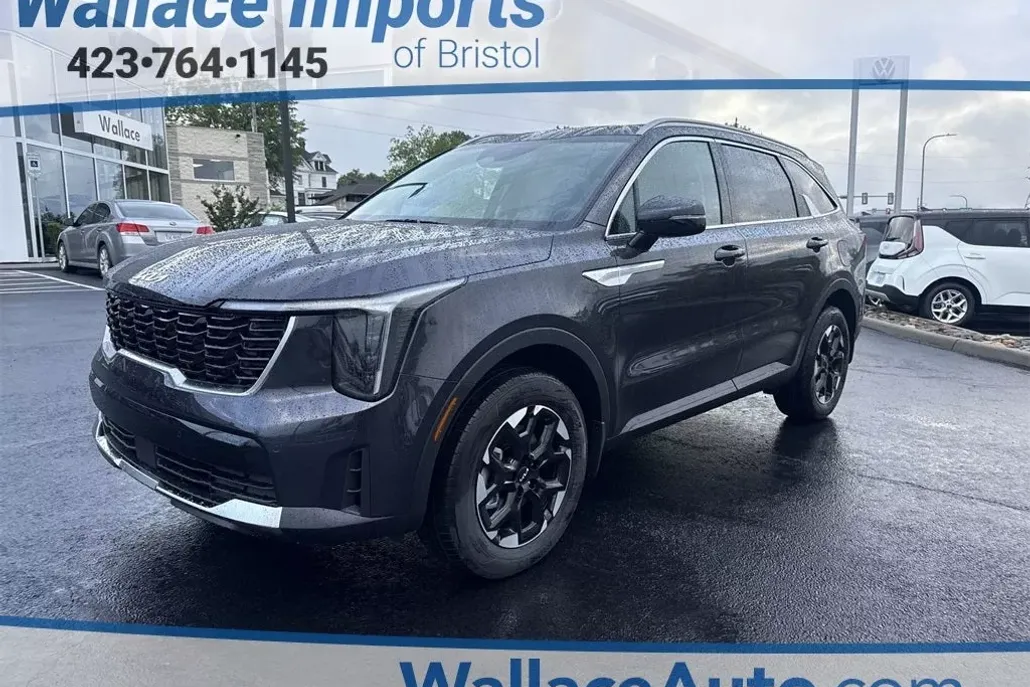 2025 Kia Sorento S photo 1