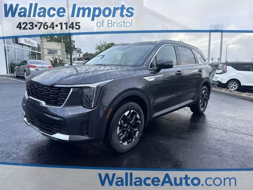 2025 Kia Sorento S photo 1