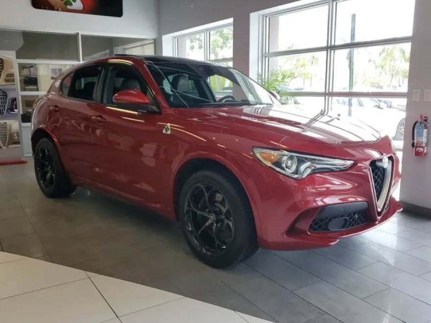 2018 Alfa Romeo Stelvio Quadrifoglio photo 1