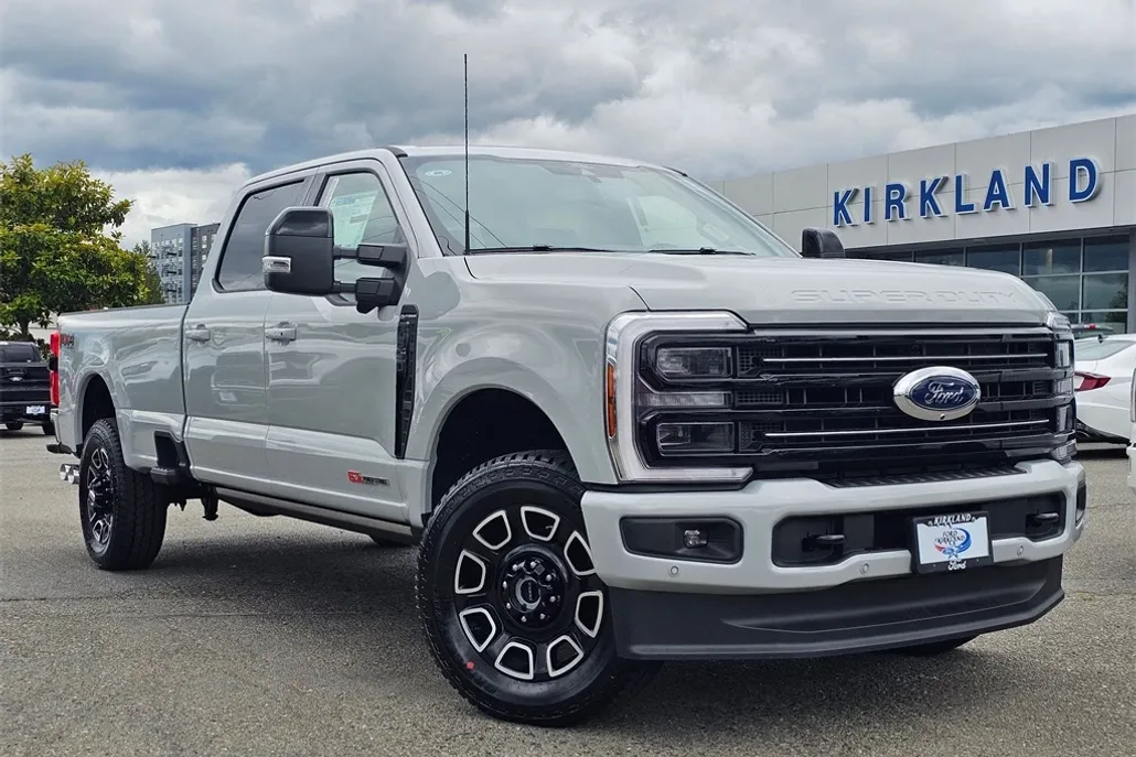 2025 Ford F-350 Platinum photo 1