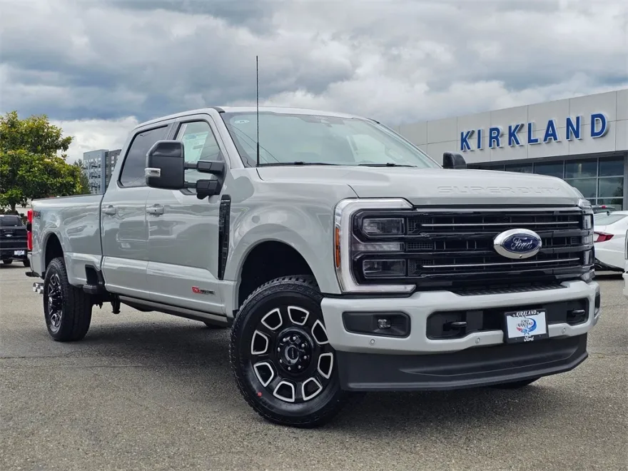 2025 Ford F-350 Platinum photo 1
