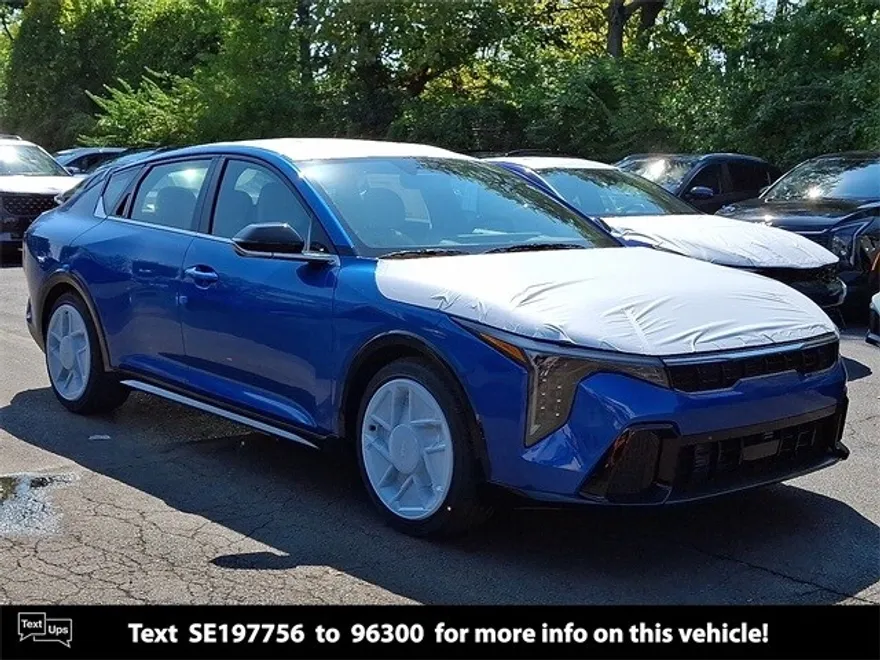 2025 Kia K4 GT-Line Turbo photo 1