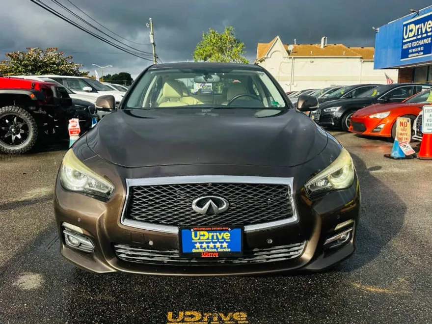2014 Infiniti Q50 Premium photo 1