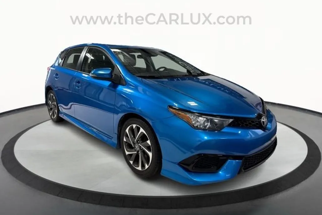 2017 Toyota Corolla iM photo 1