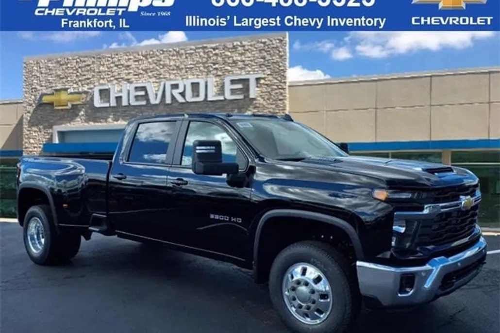 2026 Chevrolet Silverado 3500HD LT photo 1