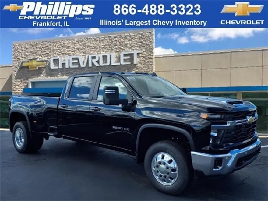 2026 Chevrolet Silverado 3500HD LT photo 1