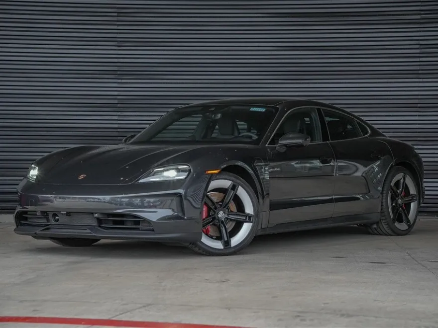 2025 Porsche Taycan 4S photo 1