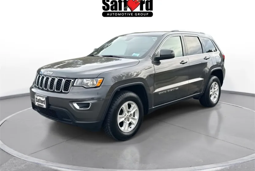 2017 Jeep Grand Cherokee Laredo photo 1