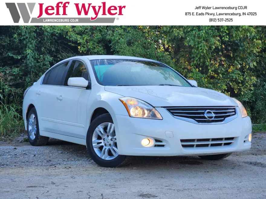 2011 Nissan Altima 2.5 S photo 1