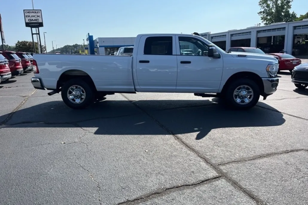 2023 Ram 2500 Tradesman photo 1
