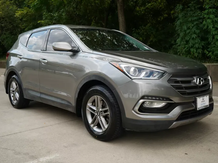 2017 Hyundai Santa Fe Sport photo 1