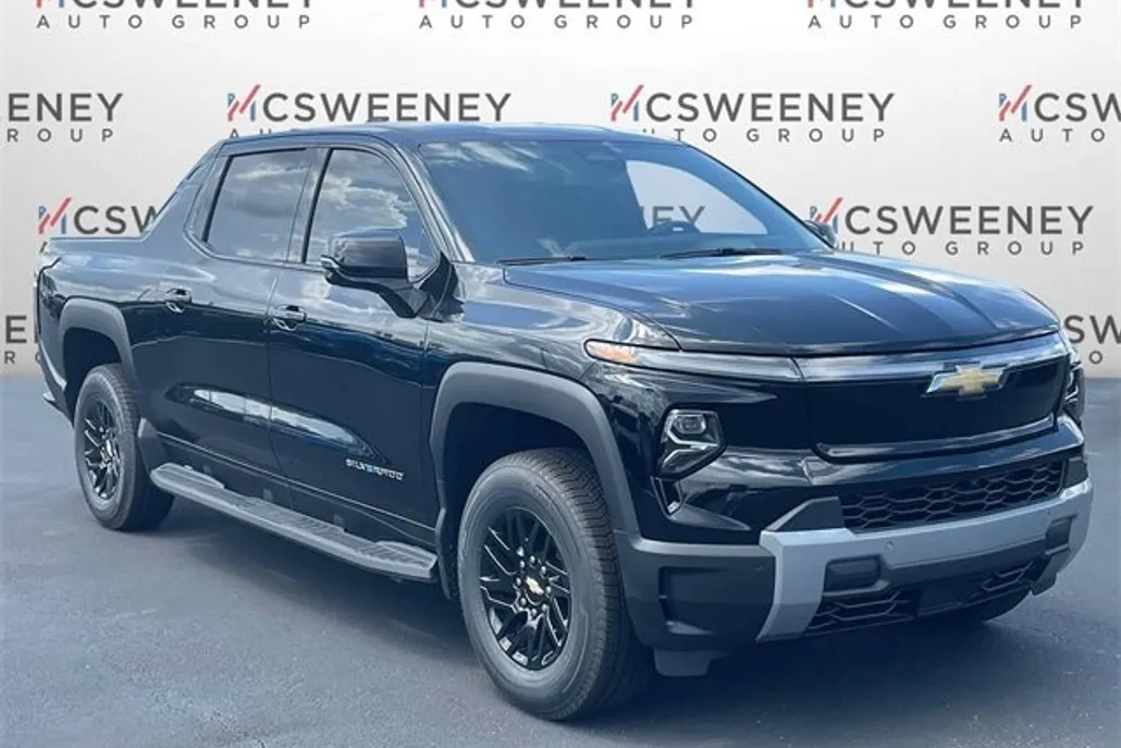 2025 Chevrolet Silverado EV LT photo 1
