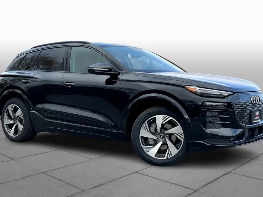 2025 Audi Q6 E-tron Premium Plus photo 1