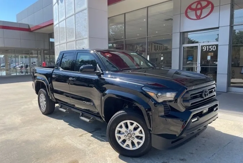 2025 Toyota Tacoma SR5 photo 1