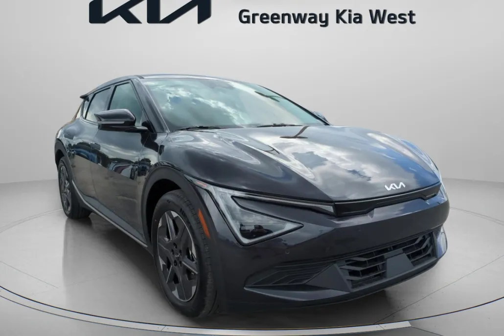 2025 Kia EV6 Light photo 1