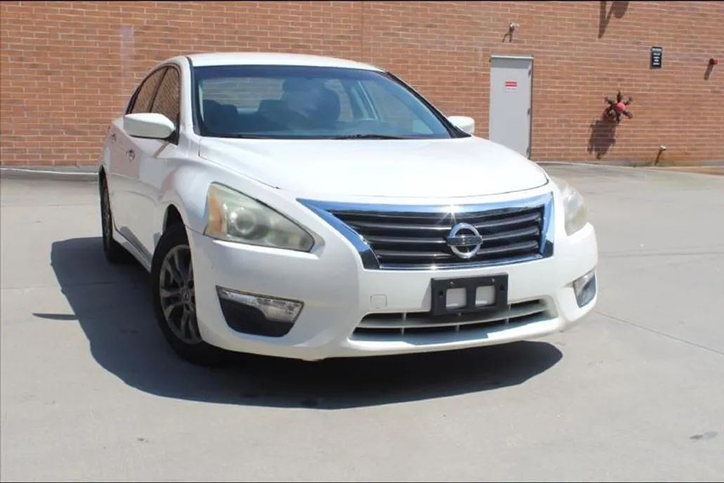 2015 Nissan Altima 2.5 photo 1