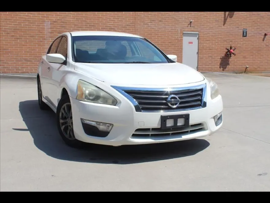 2015 Nissan Altima 2.5 photo 1