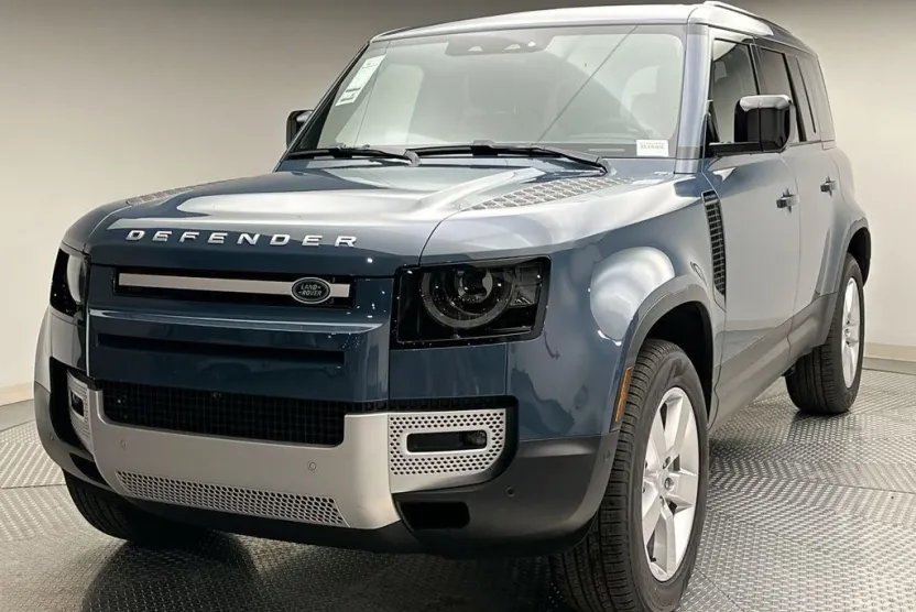 2025 Land Rover Defender 110 S photo 1