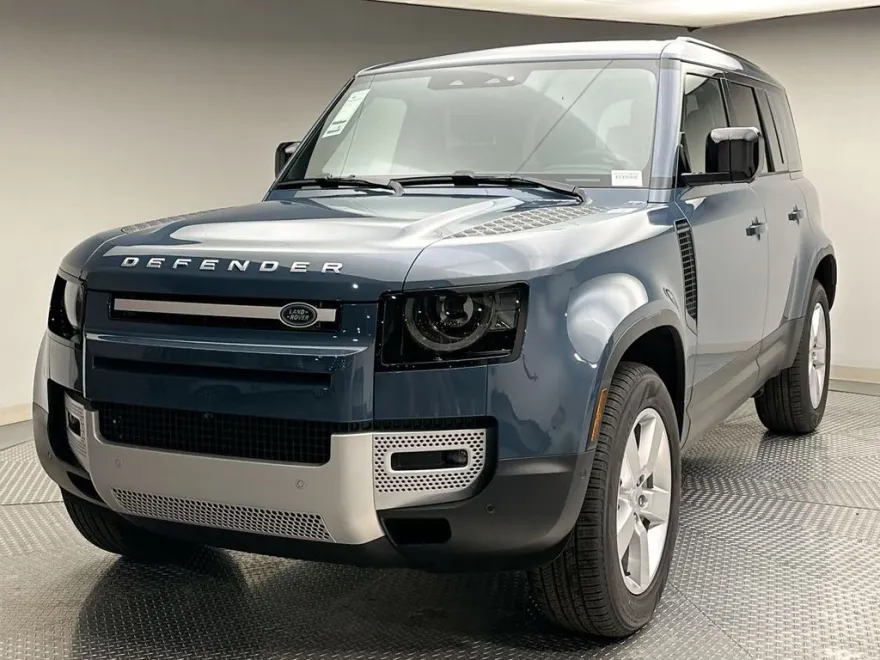 2025 Land Rover Defender 110 S photo 1