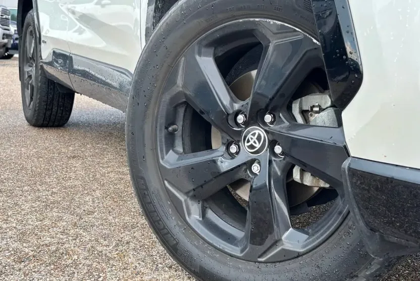 2021 Toyota RAV4 Hybrid XSE photo 1