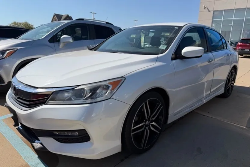 2017 Honda Accord Sport photo 1