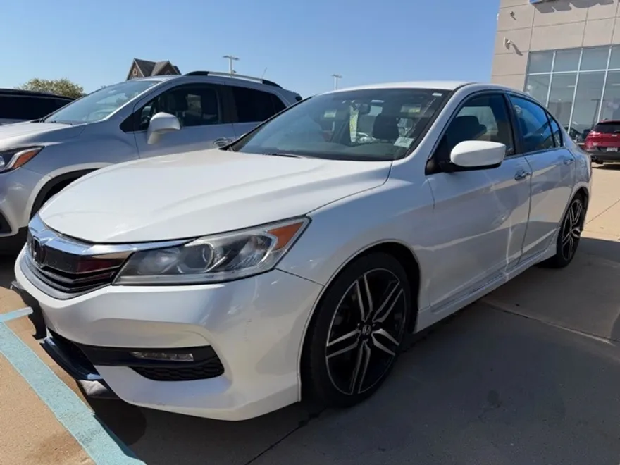 2017 Honda Accord Sport photo 1