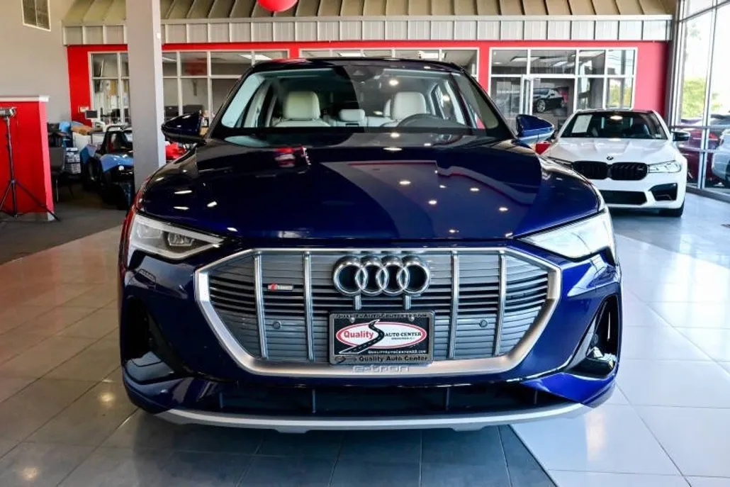2022 Audi e-tron Sportback Premium S line photo 1