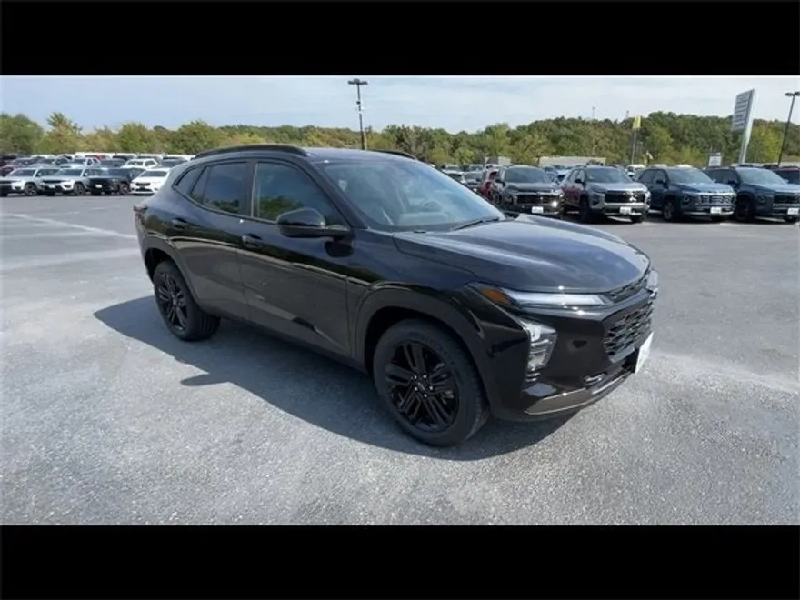 2025 Chevrolet Trax ACTIV photo 1
