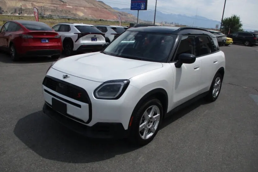 2025 Mini Countryman S ALL4 photo 1