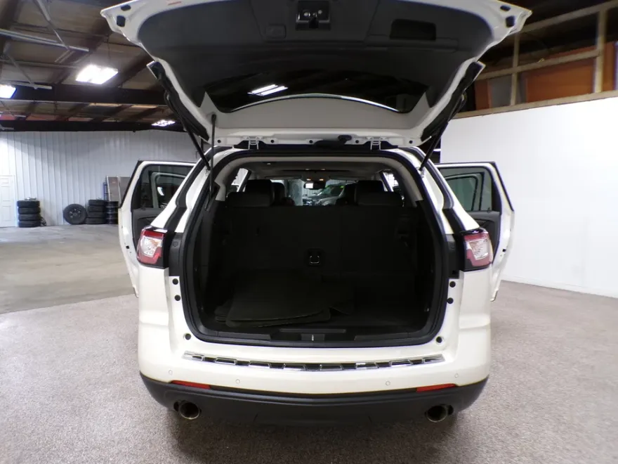 2014 Chevrolet Traverse LTZ photo 13