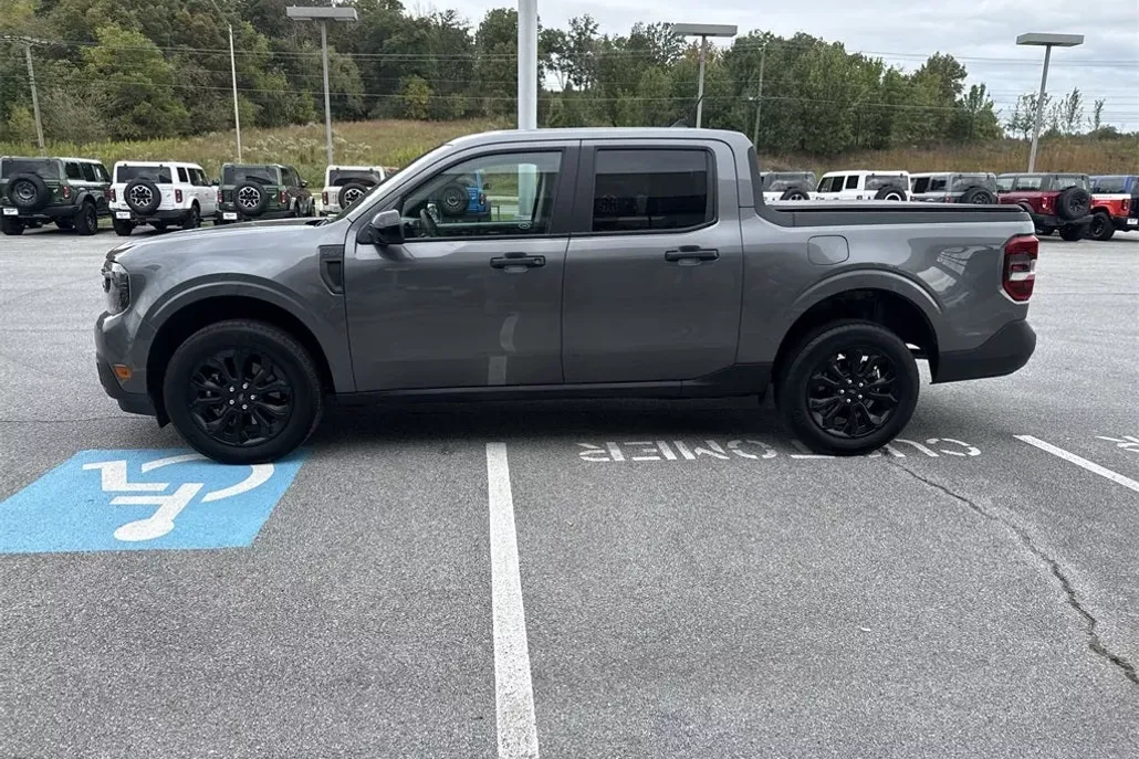 2024 Ford Maverick XLT photo 1