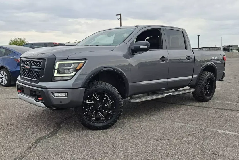 2021 Nissan Titan PRO-4X photo 1
