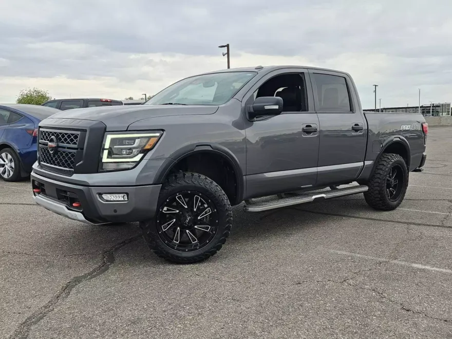 2021 Nissan Titan PRO-4X photo 1