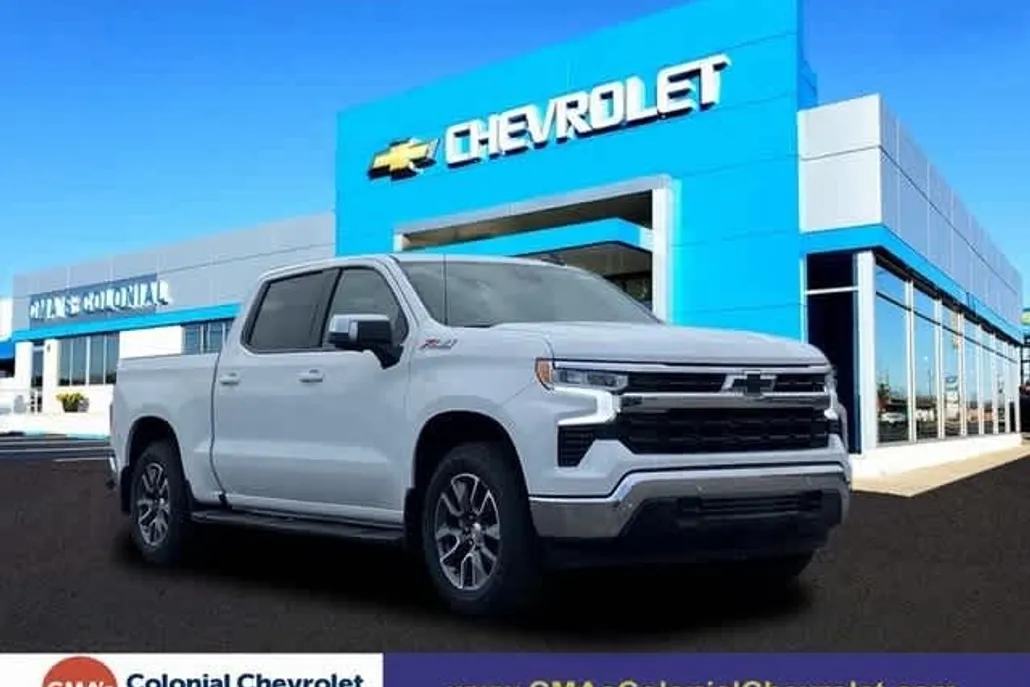 2025 Chevrolet Silverado 1500 LT photo 1