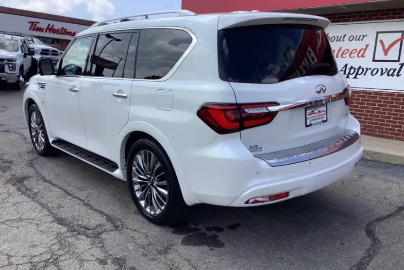 2019 Infiniti QX80 Luxe photo 1