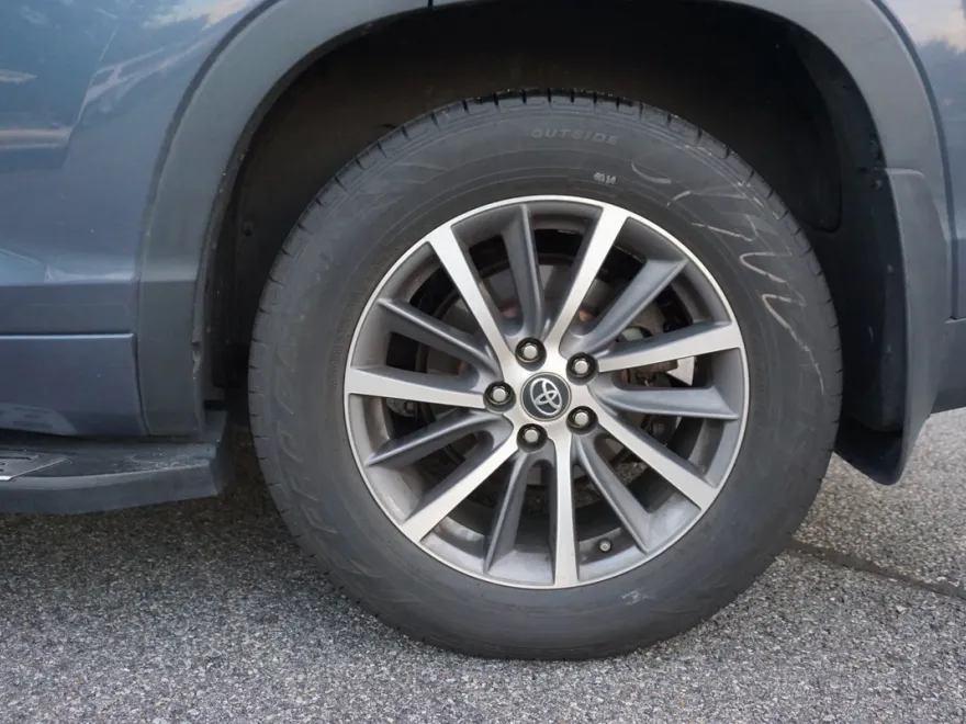 2018 Toyota Highlander XLE photo 1