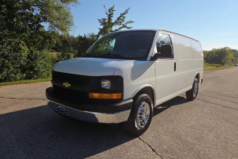 2016 Chevrolet Express 2500 Cargo Van photo 1