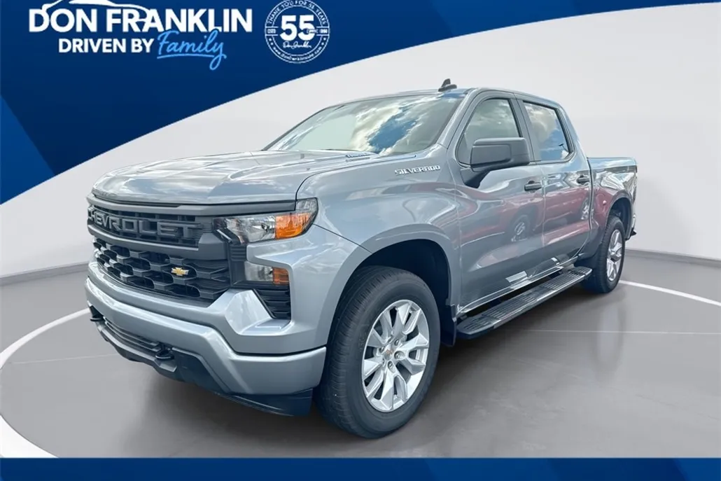 2026 Chevrolet Silverado 1500 Custom photo 1