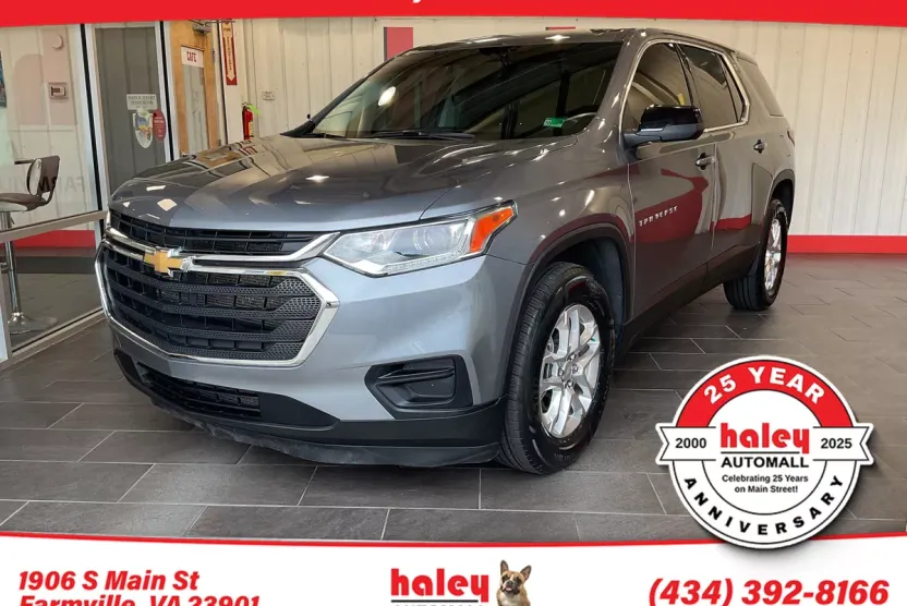 2021 Chevrolet Traverse LS photo 1