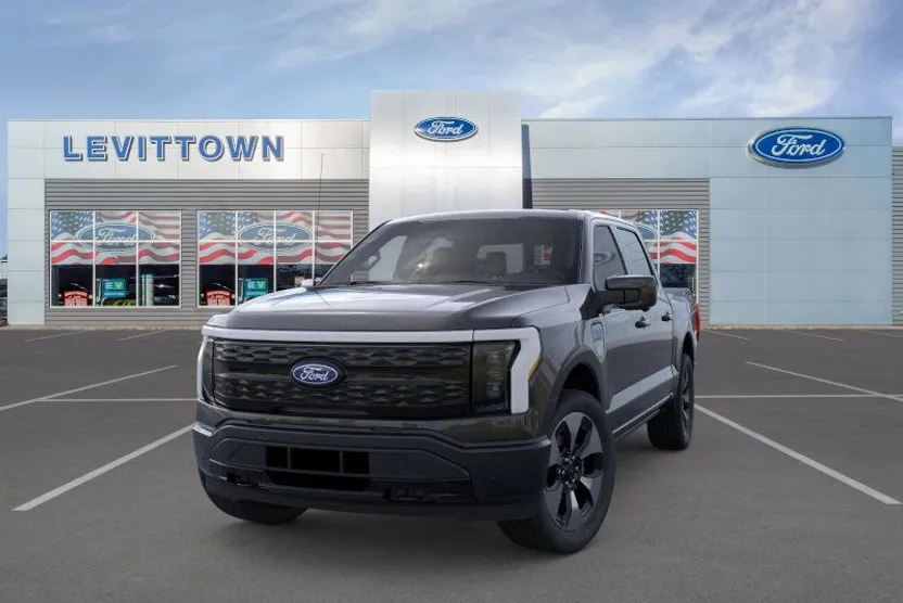 2025 Ford F-150 Platinum photo 1