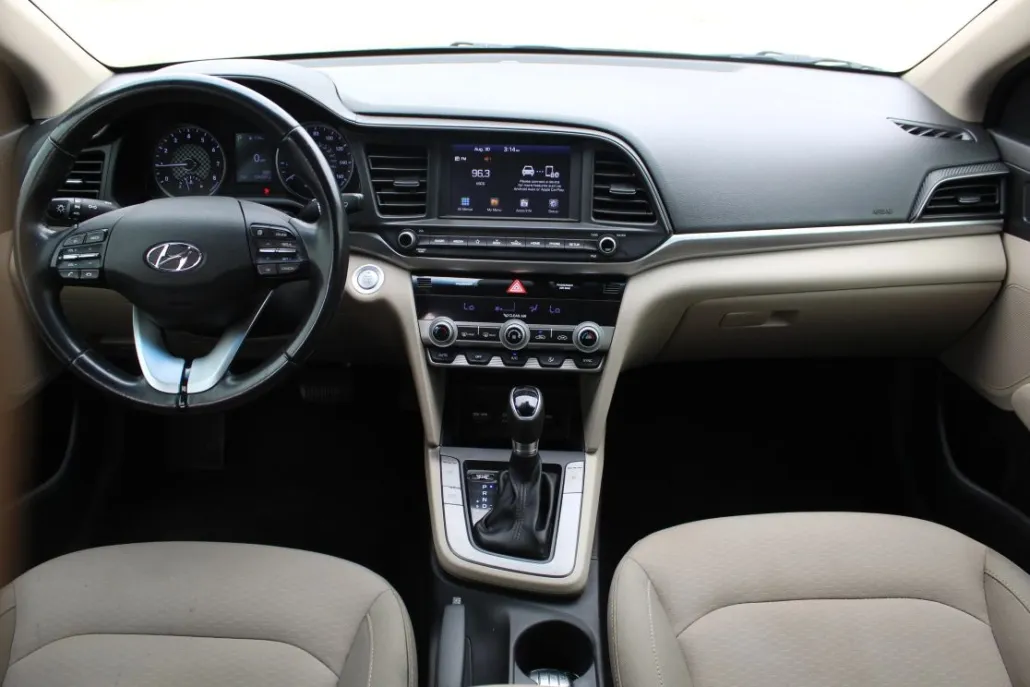 2020 Hyundai Elantra Value Edition photo 1