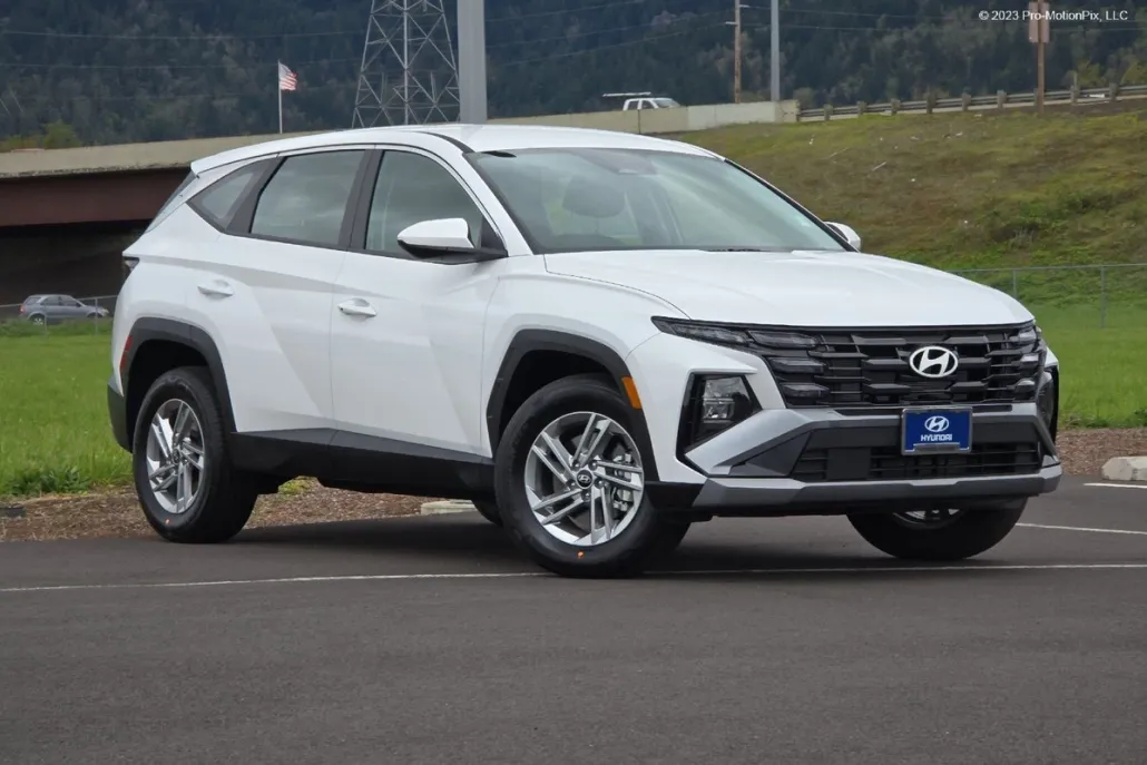 2025 Hyundai Tucson SE photo 1