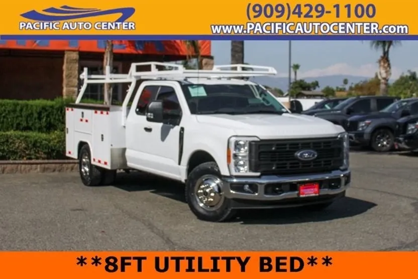 2023 Ford F-350 photo 1