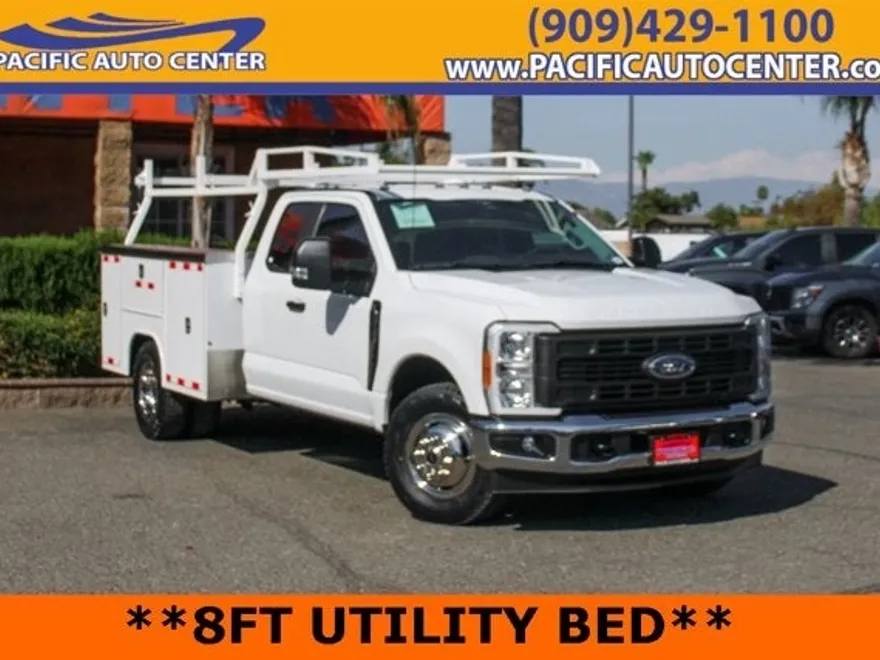 2023 Ford F-350 photo 1