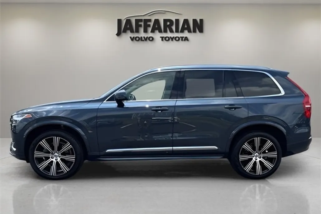 2025 Volvo XC90 Plus AWD photo 1