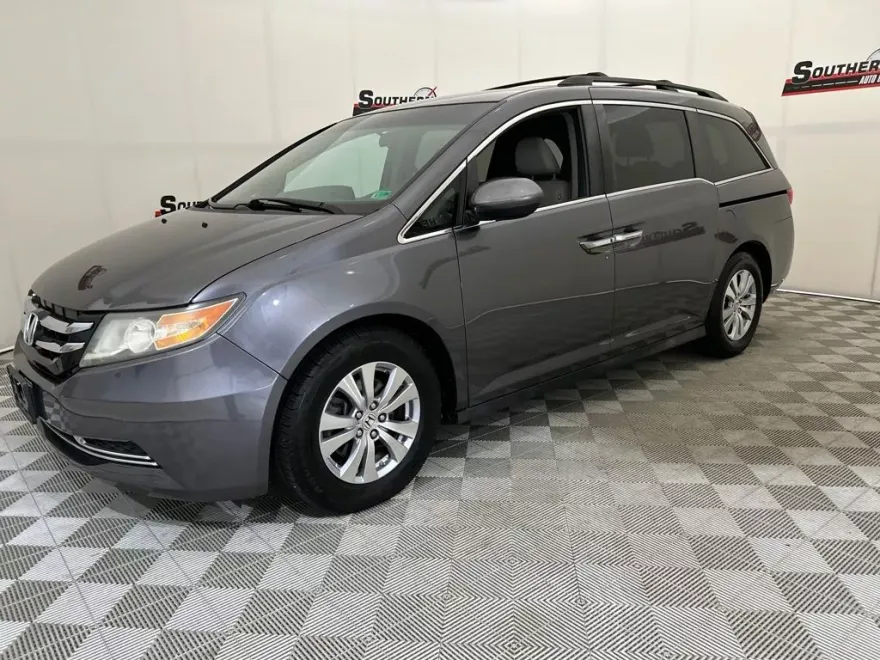 2016 Honda Odyssey EX photo 1