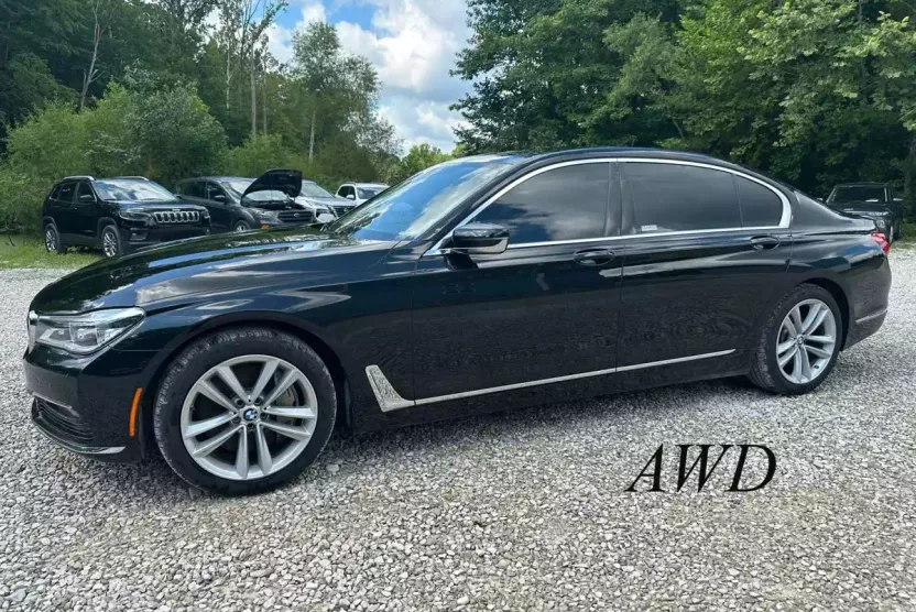 2018 Bmw 750i / B7 xDrive Sedan photo 1