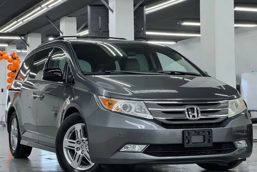 2012 Honda Odyssey Touring Elite photo 1