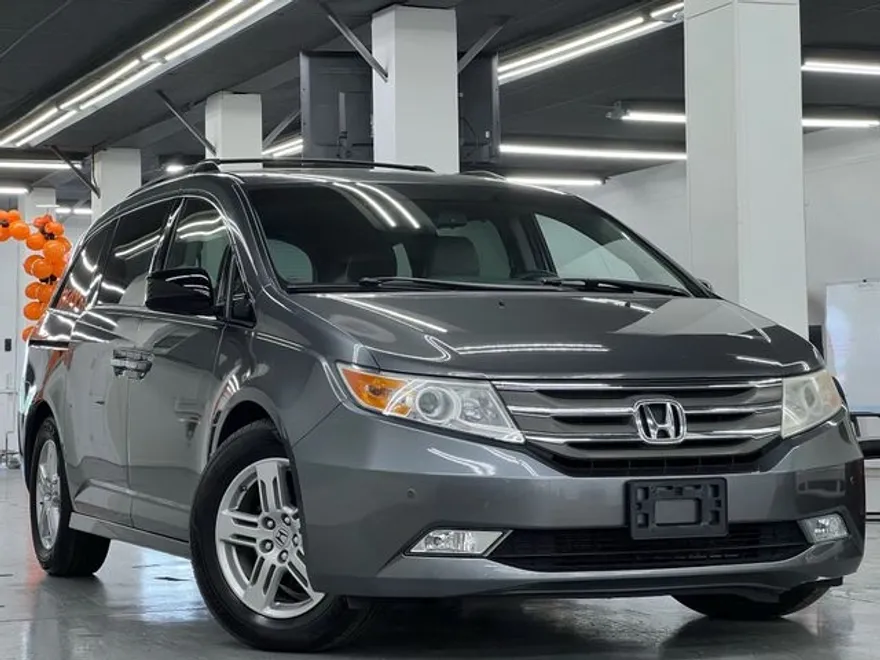 2012 Honda Odyssey Touring Elite photo 1